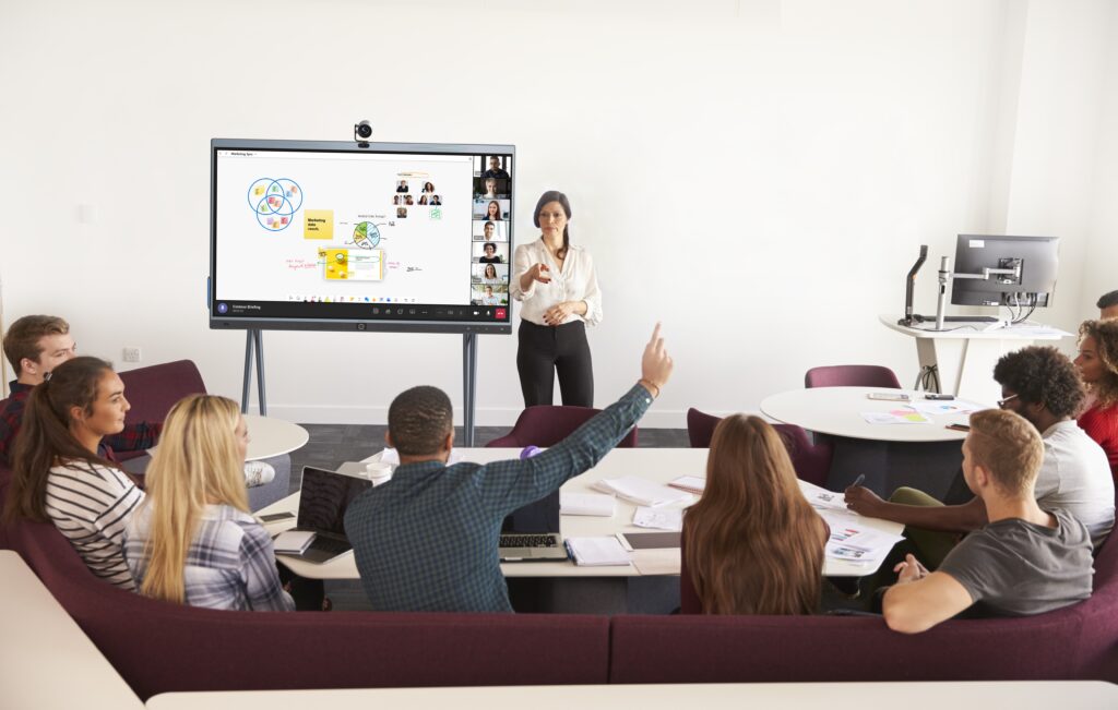 Hệ thống hội nghị truyền hình phù hợp cho trường học và trung tâm giáo dục