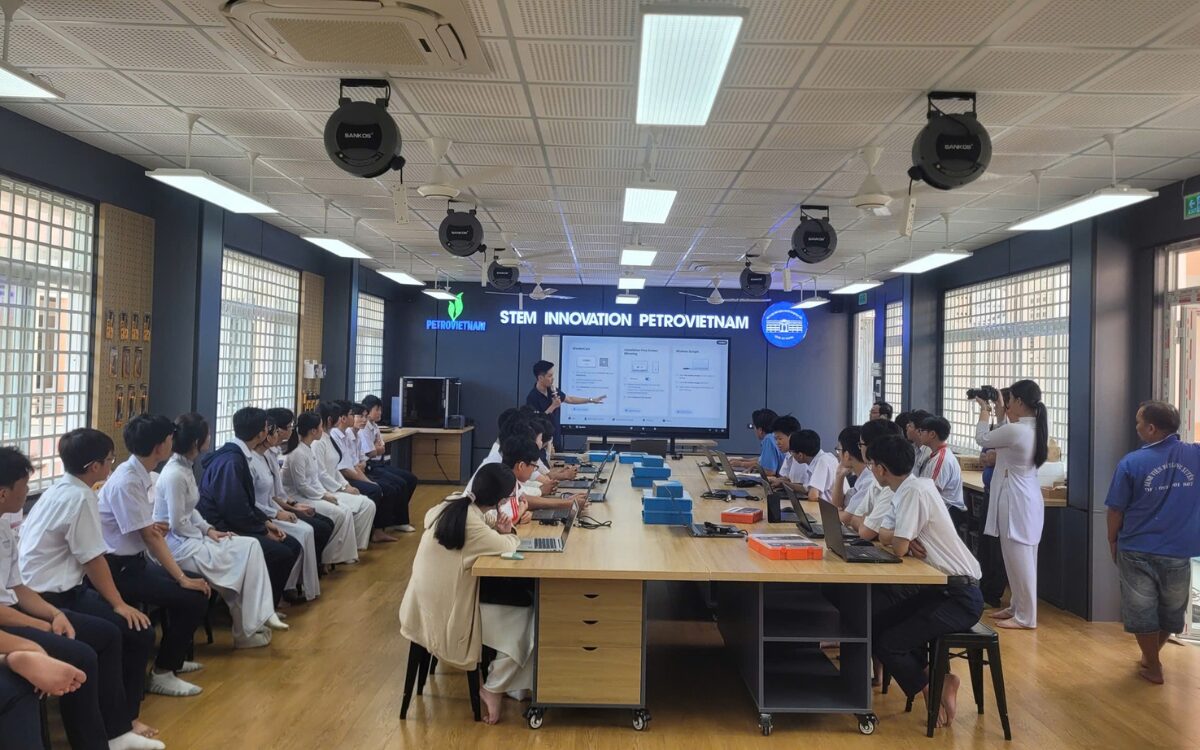Triển Khai Phòng Thực Hành Giáo Dục STEM Cho Trường THPT Thoại Ngọc Hầu