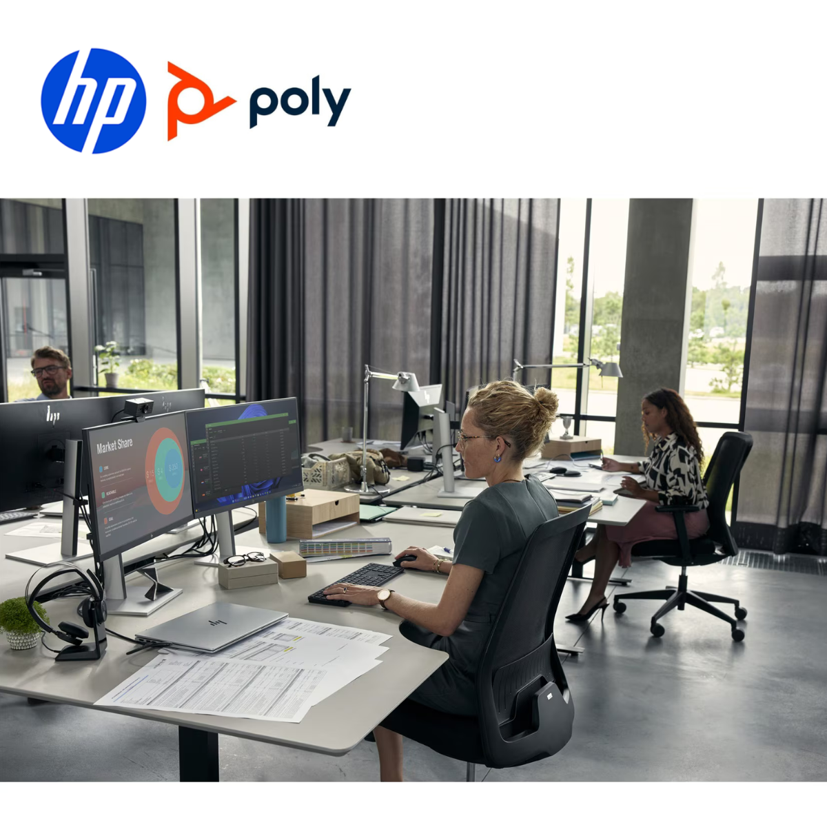 Tai nghe Bluetooth Poly Voyager Focus 2 Charging Stand - Ảnh 4