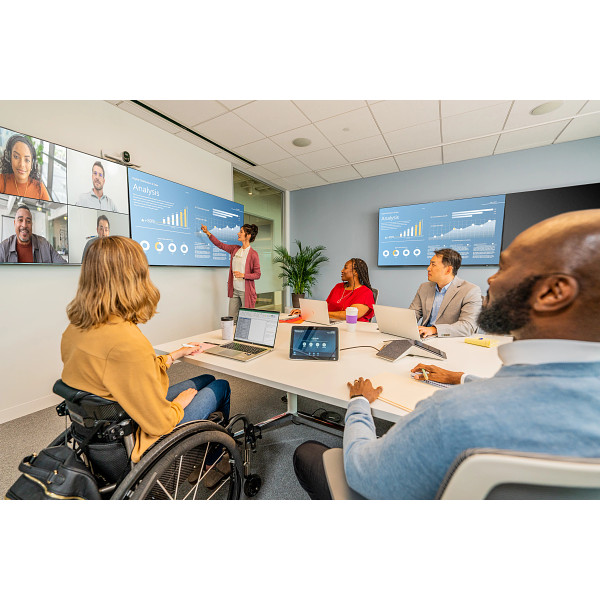 HP Poly Studio E70 – Giải pháp camera hội nghị 4K thông minh cho phòng họp lớn