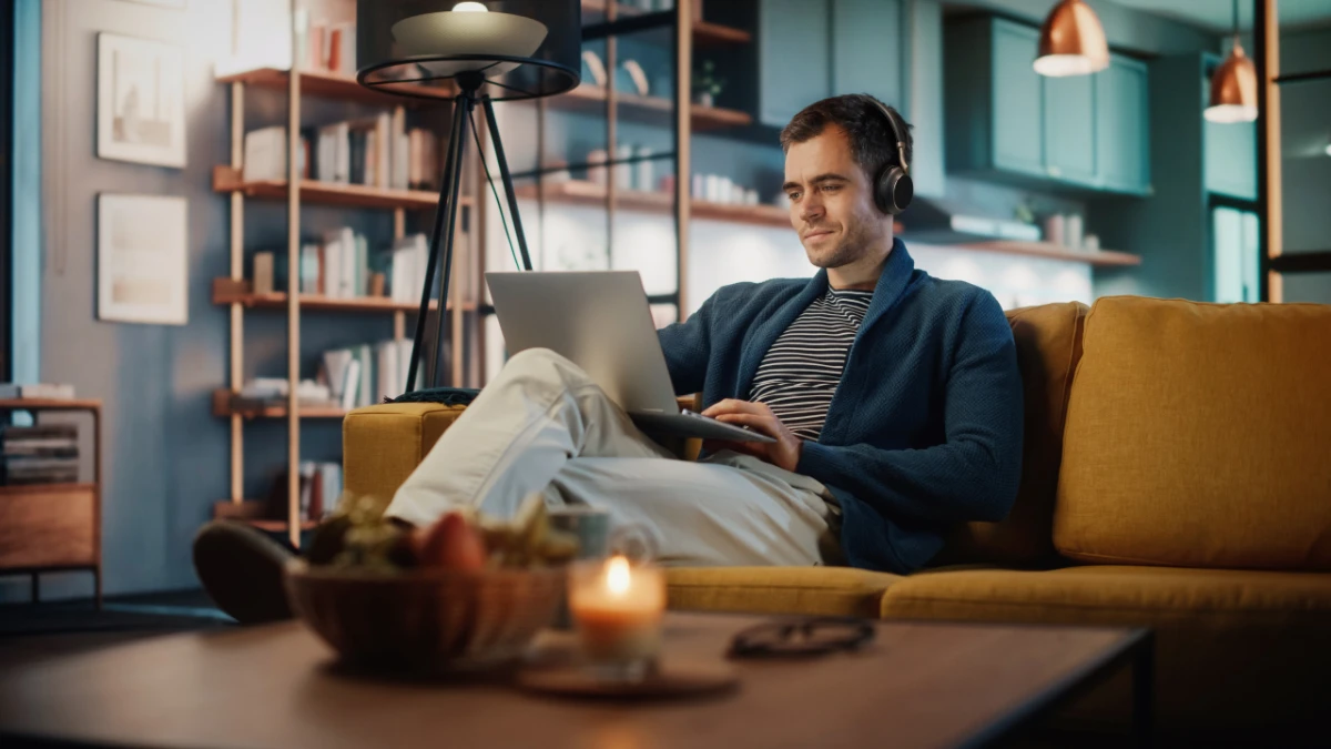 Tai nghe không dây Bluetooth Yealink BH76 Plus kèm đế sạc
