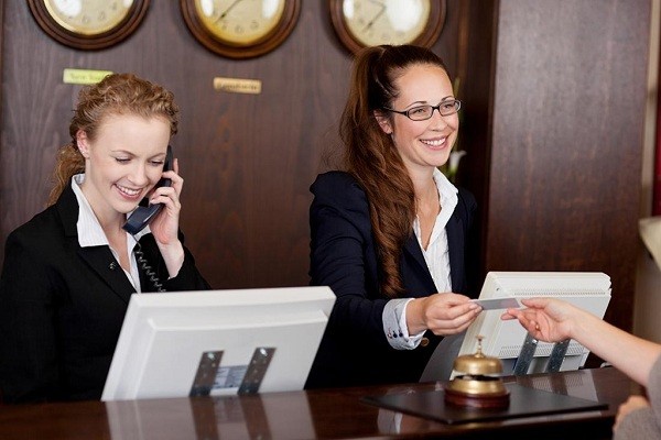 điện thoại bàn lễ tân khách sạn, điện thoại lễ tân khách sạn, điện thoại IP cho lễ tân, điện thoại IP khách sạn, điện thoại bàn IP khách sạn, điện thoại bàn khách sạn, điện thoại bàn cho khách sạn, điện thoại IP cho khách sạn, điện thoại Yealink cho khách sạn, điện thoại Yealink lễ tân, điện thoại bàn Yealink, điện thoại IP Yealink, Yealink T44U, Yealink T46U, Yealink EXP43, module mở rộng Yealink, điện thoại tổng đài khách sạn, điện thoại tổng đài IP, điện thoại lễ tân chuyên nghiệp, điện thoại bàn IP chính hãng, điện thoại IP giá tốt, thiết bị điện thoại khách sạn, giải pháp liên lạc khách sạn, thiết bị viễn thông khách sạn, lắp đặt điện thoại IP khách sạn, cung cấp điện thoại IP khách sạn